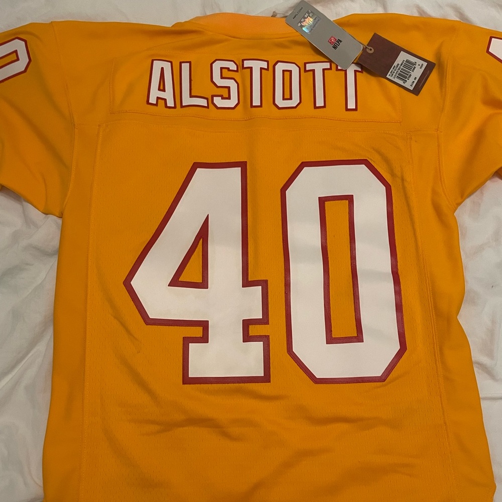 Mike Alstott throwback Tampa Bay Buccaneers Mitchell and Ness jersey cream